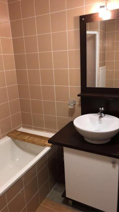 Au Bout Du Bois Piscine Sauna Hammam Accessible En Saison Et Le Logement Accessible Toute L Annee Les Déserts Buitenkant foto